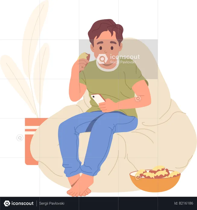 Niño pequeño comiendo comida dulce y poco saludable sentado en un sillón usando un teléfono inteligente  Ilustración