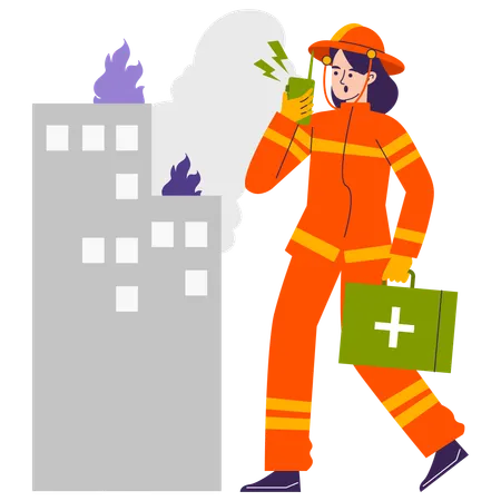 Une femme court avec un kit d'urgence  Illustration