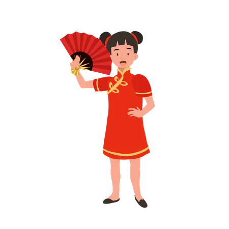 Fille en robe traditionnelle chinoise tenant un éventail rouge  Illustration