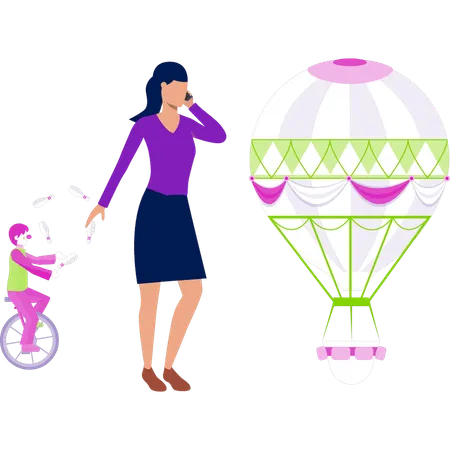 Globo ir y un espectador mirando detrás de la chica.  Ilustración