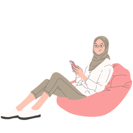 Femme hijab en vêtements modernes assise et tenant un smartphone  Illustration