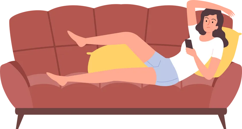 Mujer relajándose en el sofá y usando el móvil  Ilustración